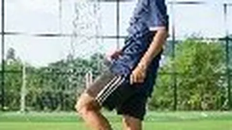 库库雷利亚揭秘：挑战登贝莱的足球传奇，携手梅西共创最佳队友佳话