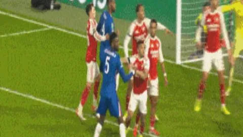 “印度球星布姆拉疑伤阴影笼罩印澳板球战！”